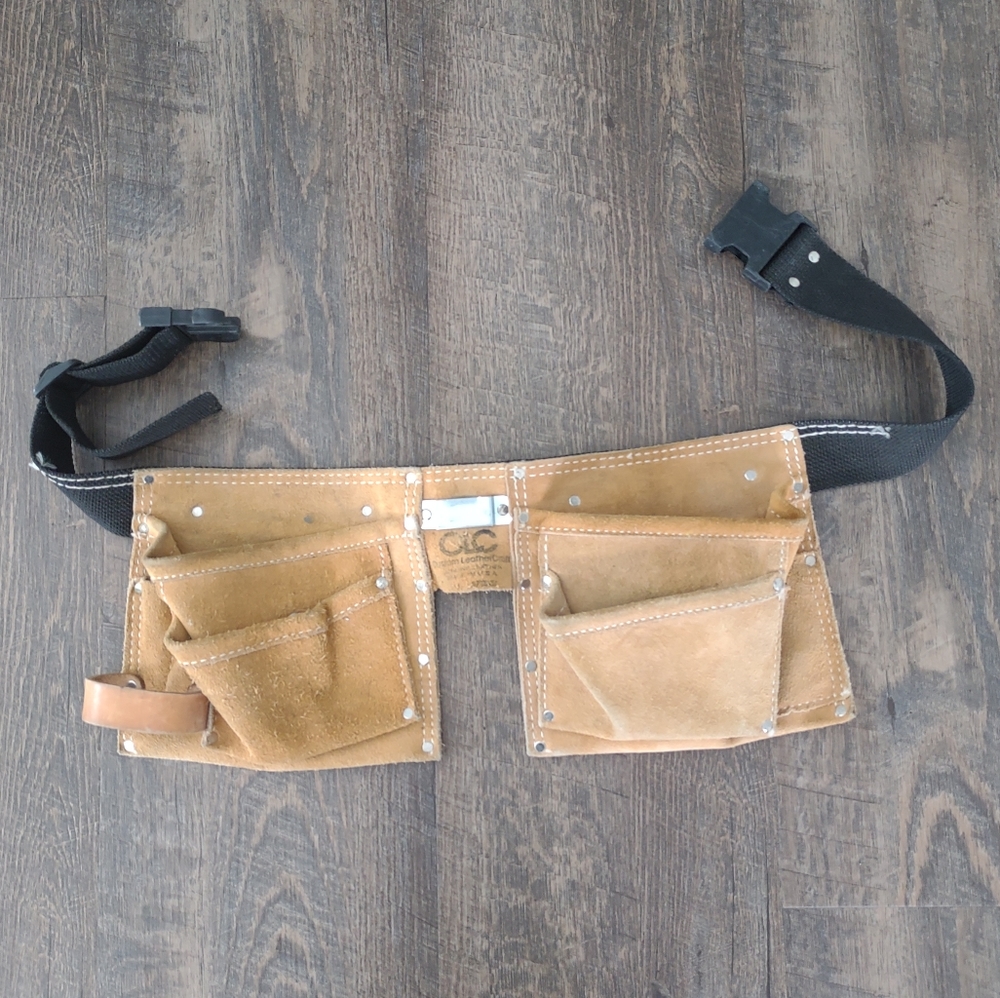 Custom Leather Craft Vintage leather tool belt, large buckle closure, 6 pockets